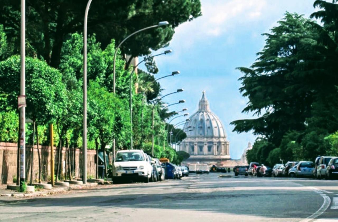 Vatican Area Piccolomini House Superattico Ristrutturato E Arredato Rome Luaran gambar